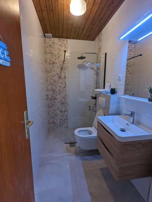 Zeezicht Appartement 50M From Beach Срима Экстерьер фото